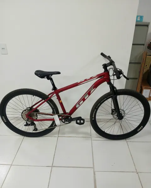 Bicicleta GTI PRO - SHIMANO MT200 DIANT. E TRAS. - TRANSMISSÃO GTA RX - MARCHAS 1X12 - COROA SINGLE